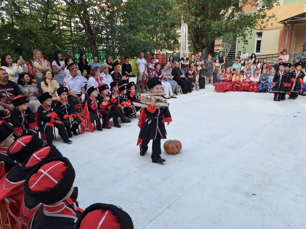 c8d57c1b-292b-4efa-a0a4-03c9de47e7d9